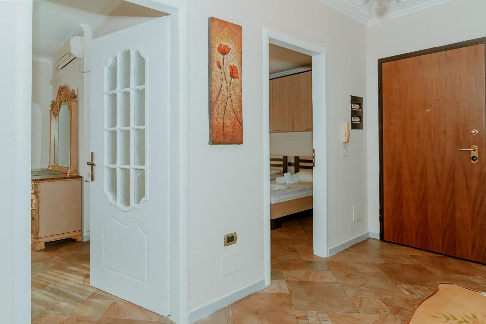 Panoramic Center Apartment