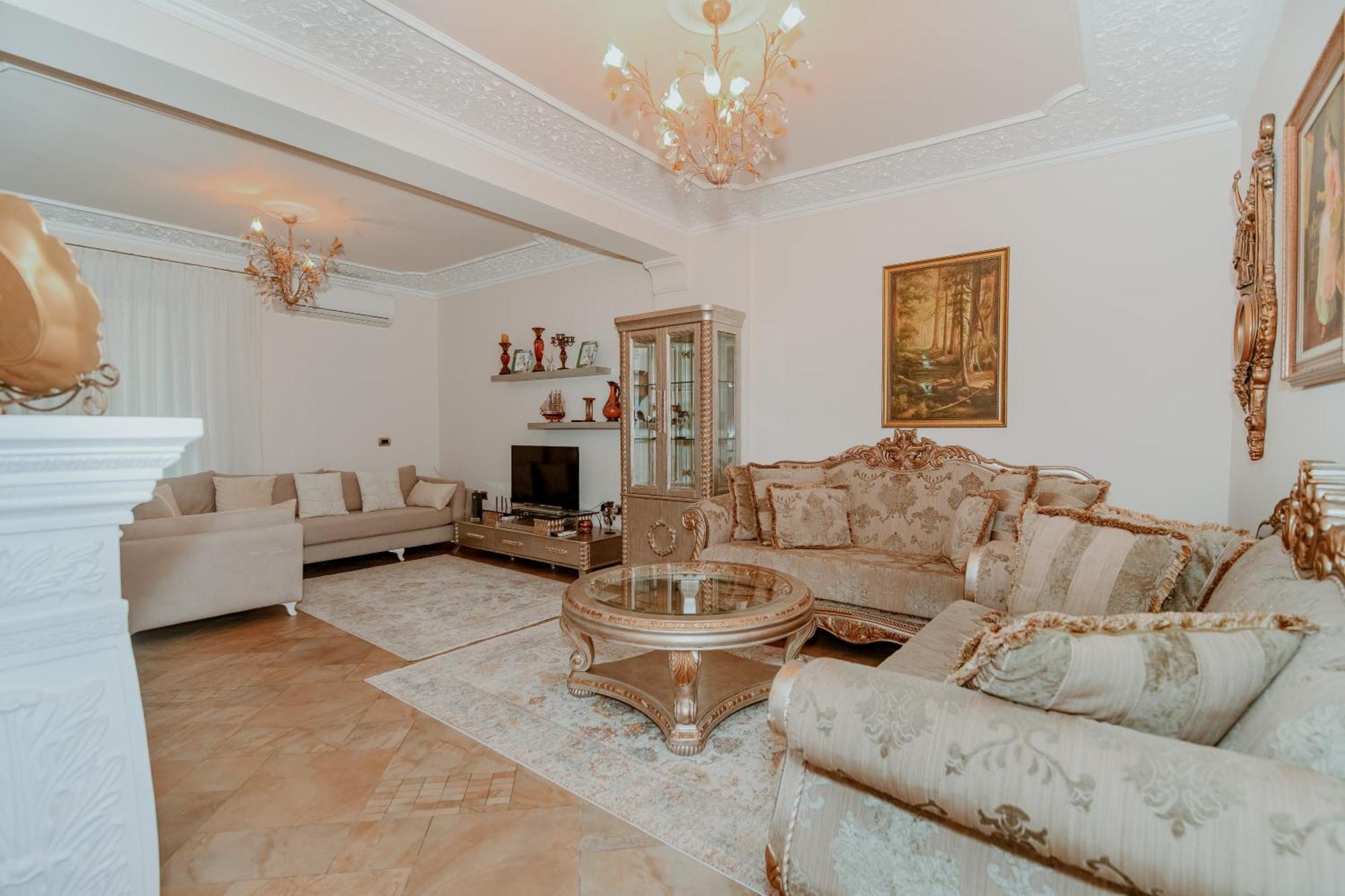 Panoramic Center Apartment *